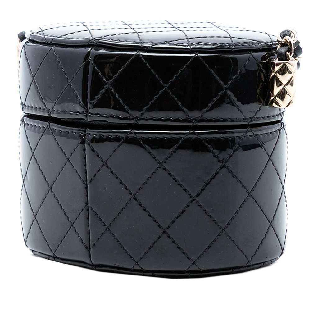 Chanel CC Quilted Patent Vanity Case with Chain Black Leather Very good condition - Back View