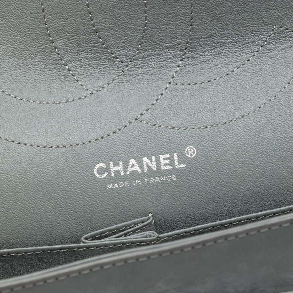 Chanel Bicolor Caviar and Iridescent Calfskin Reissue 2.55 Double Flap 226 Brown Leather Very good condition - Box View