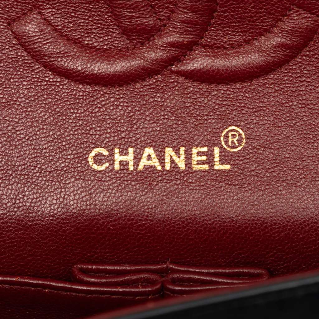 Chanel Medium Classic Chevron Lambskin Double Flap Black Leather Very good - Box View