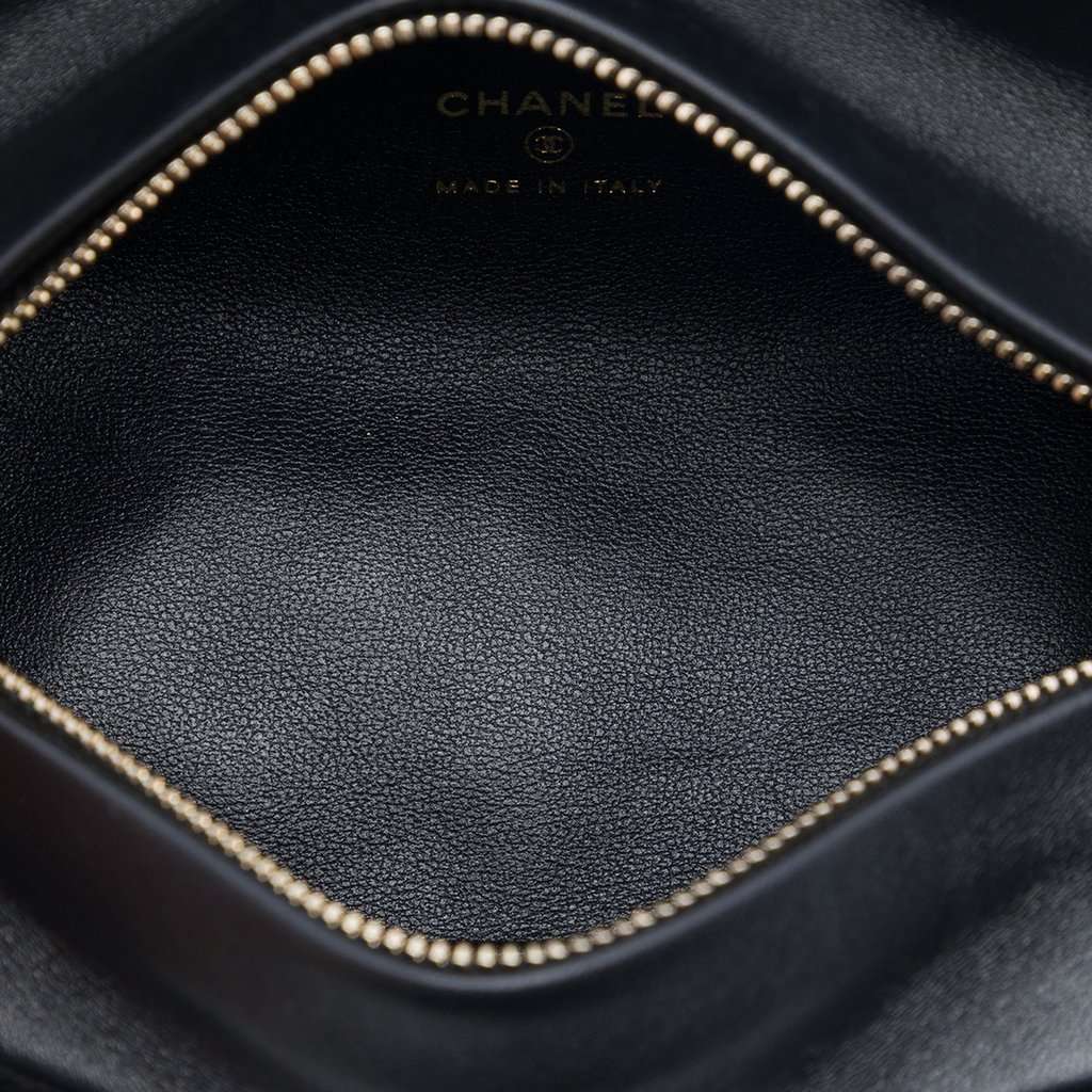 Chanel CC Quilted Velvet Crystal Wristlet Clutch Black Very good - Model View