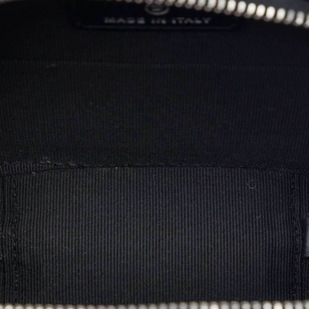 Chanel CC Quilted Patent Diamond Resin Clutch With Chain Black Leather Very good condition - Model View