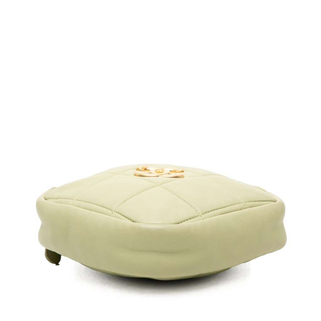 Chanel CC Quilted Lambskin Diamond Clutch with Chain Green Leather Good condition - Inside View