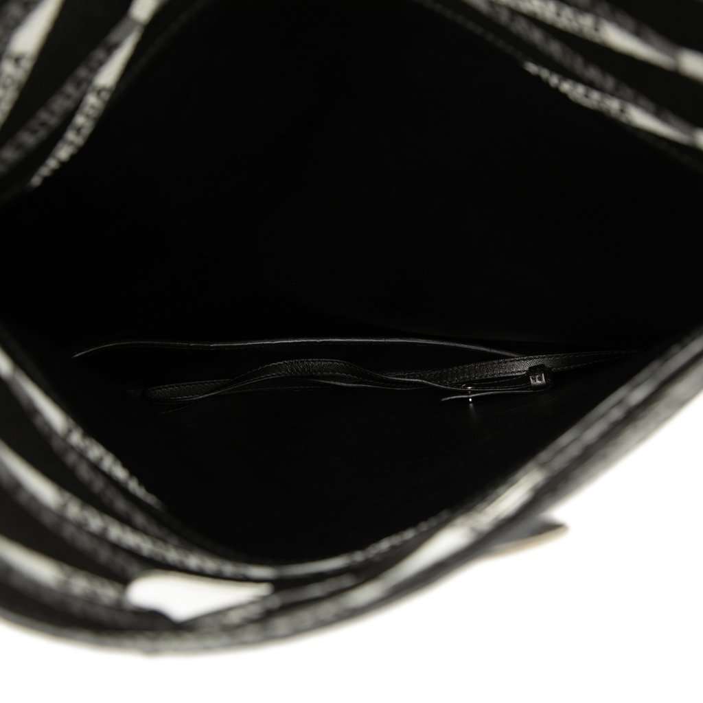 Balenciaga Calfskin Losange Monogram Plastic Tote Black Leather Very good condition - Model View