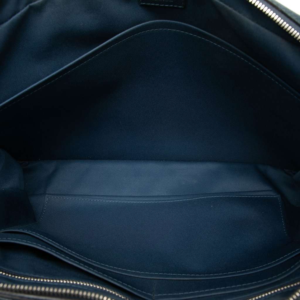 Louis Vuitton Taiga Porte Documents Business MM Blue Leather Very good - Model View
