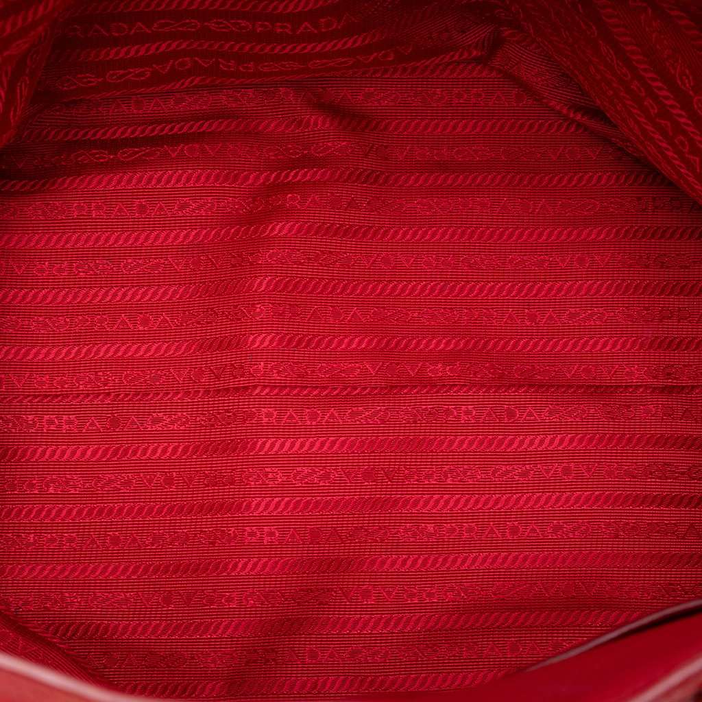 Prada Vitello Daino Front Pocket Convertible Tote Red Leather Very good condition - Model View