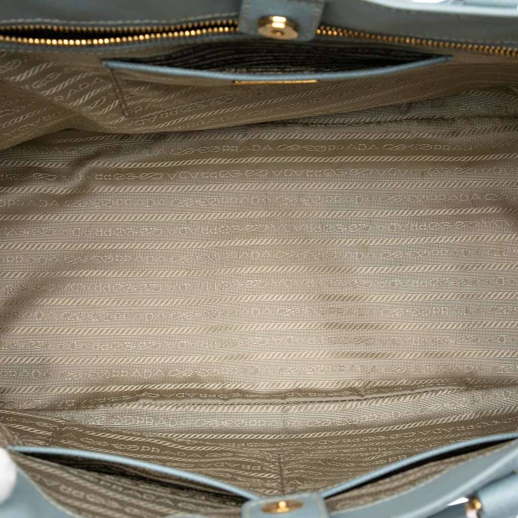 Prada Large Saffiano Lux Galleria Satchel Blue Leather Very good condition - Model View