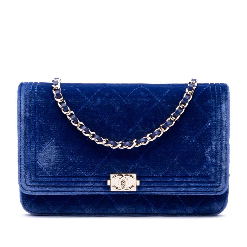 Chanel Quilted Velvet Boy Wallet On Chain Blue Very good condition - Front View