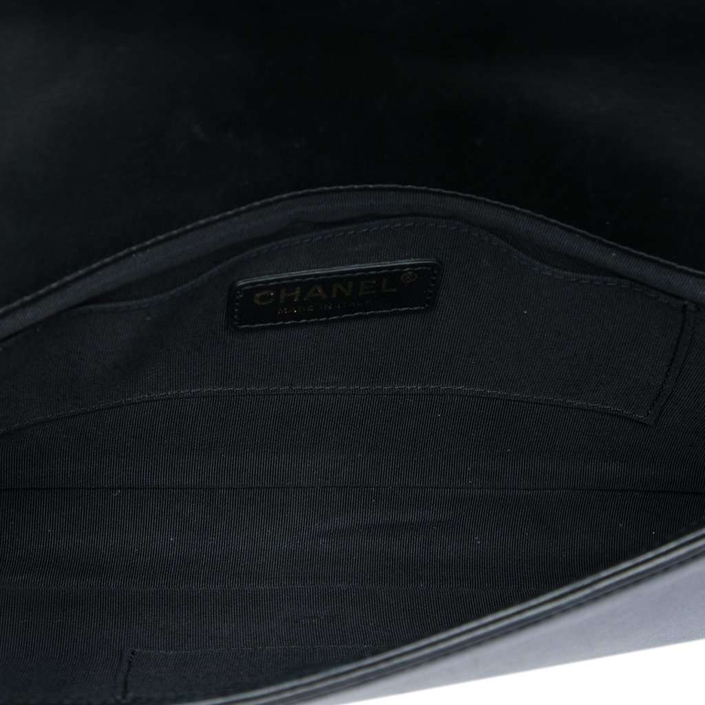 Chanel Multicolor Quilted Lambskin Crest East West Boy Flap Green Leather Very good - Model View
