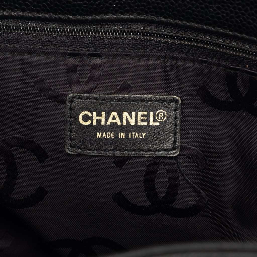 Chanel CC Caviar Drawstring Tote Black Leather Very good condition - Box View