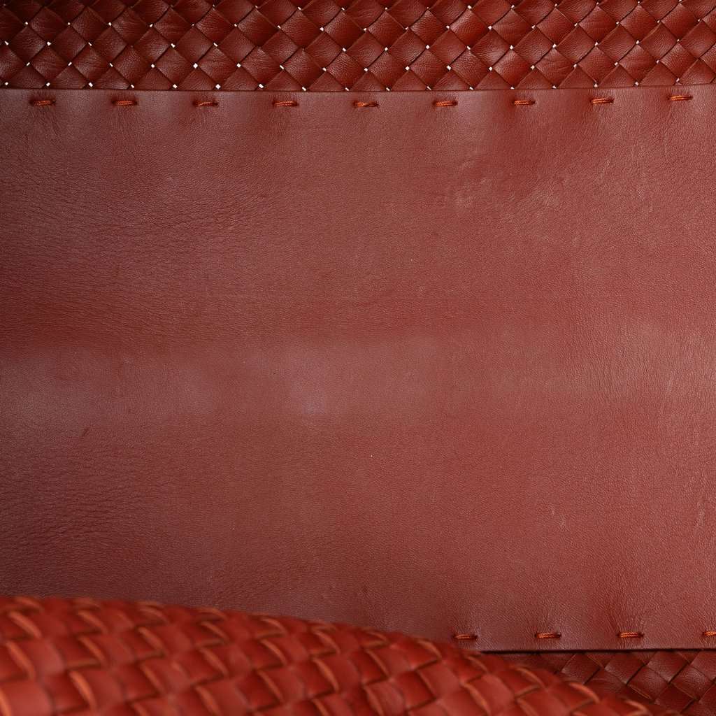 Bottega Veneta Large Lambskin Intreccio Cabat Tote Red Leather Very good condition - Model View
