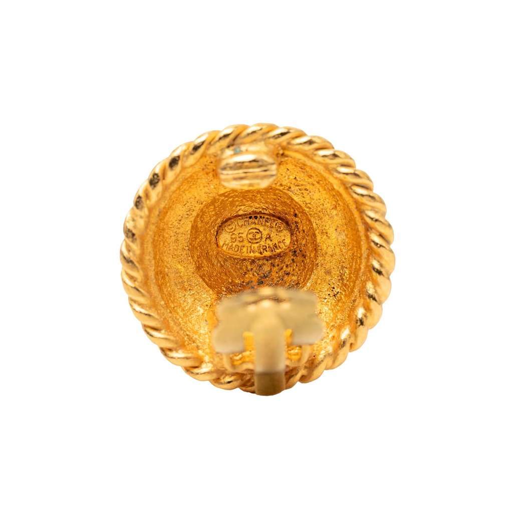Chanel Gold Plated Logo Round Clip On Earrings Gold Metal Very good condition - Inside View