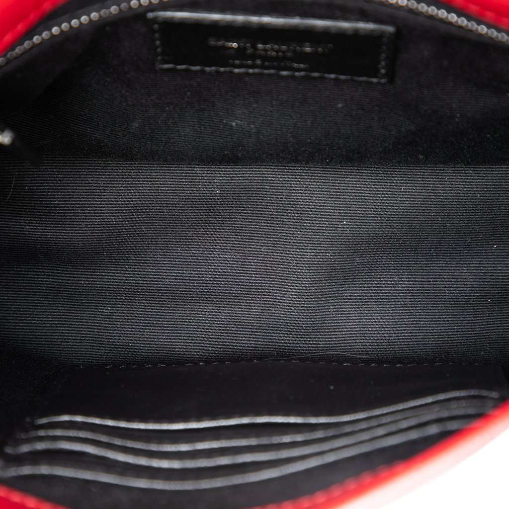 Saint Laurent Crinkled Calfskin Niki Wallet on Chain Red Leather Very good condition - Model View