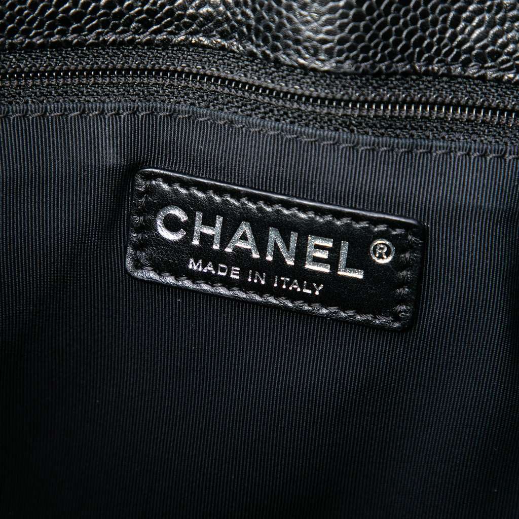 Chanel Caviar Grand Shopping Tote Black Leather Very good condition - Box View
