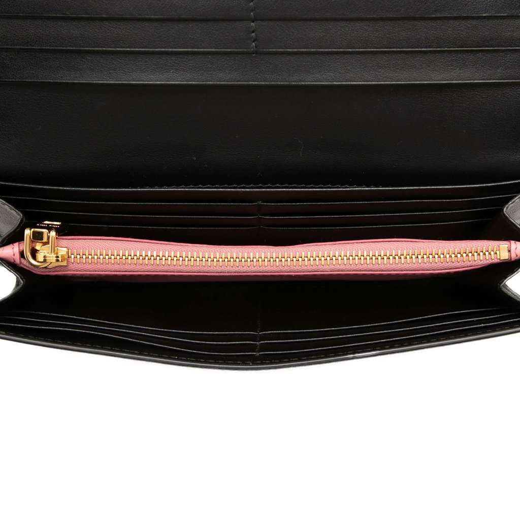Miu Miu Soft Calf Bow Bifold Long Wallet Black Leather Very good condition - Model View