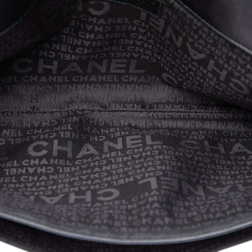Chanel Lambskin Giant Mademoiselle Turnlock Flap Black Leather Very good condition - Model View