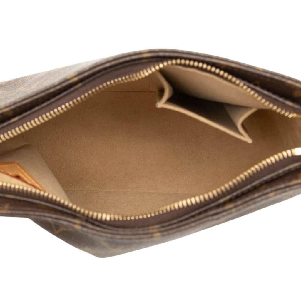 Louis Vuitton Monogram Looping MM Brown Very good - Model View