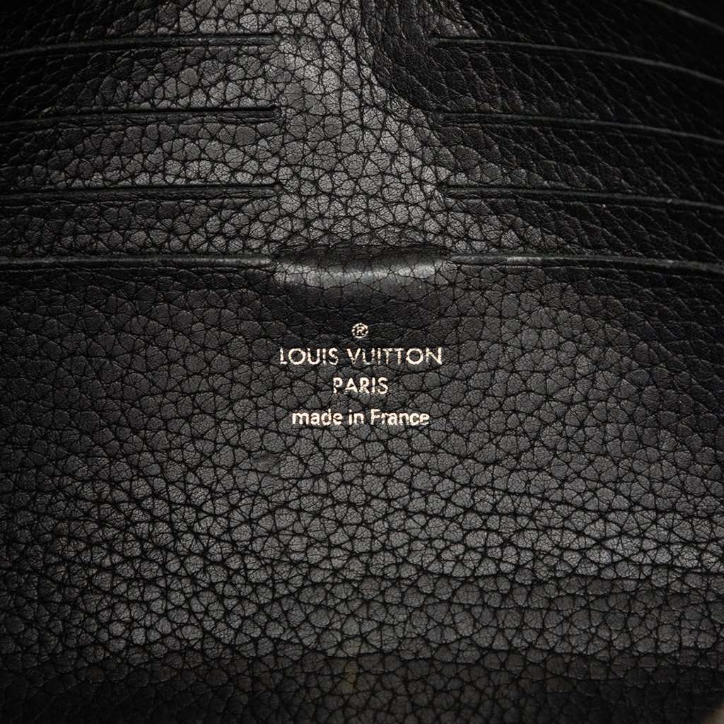 Louis Vuitton Taiga Kasai Black Leather Very good - Box View
