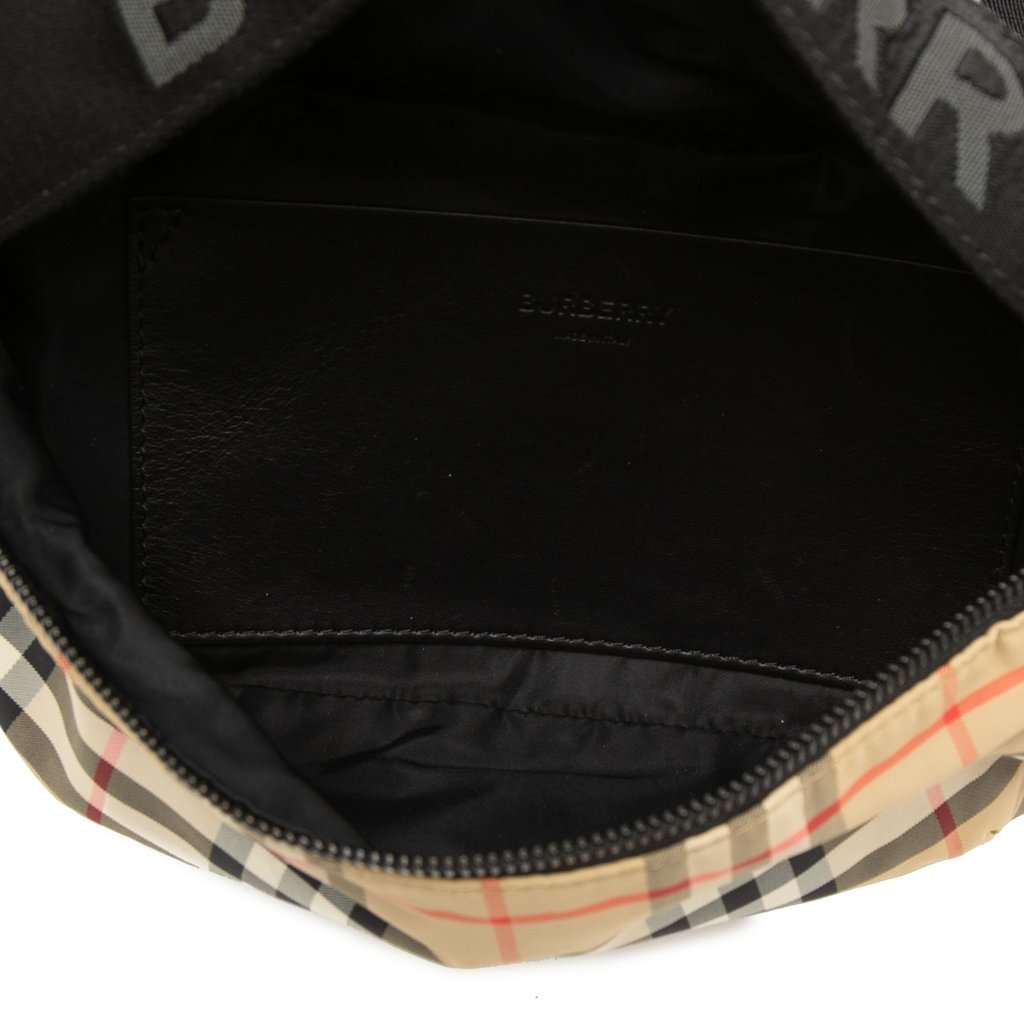 Burberry House Check Nylon Sonny Belt Bag Beige Very good condition - Model View