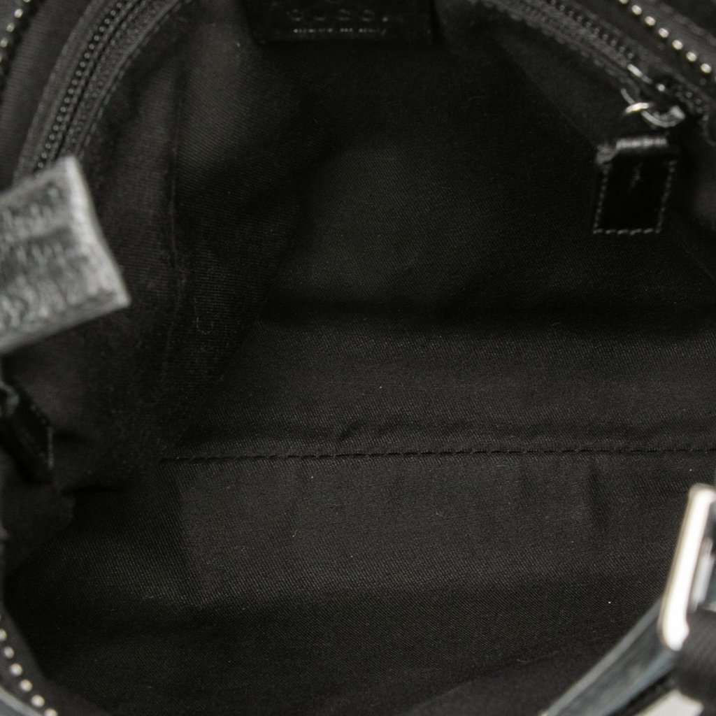 Gucci GG Canvas Crossbody Black Very good condition - Model View