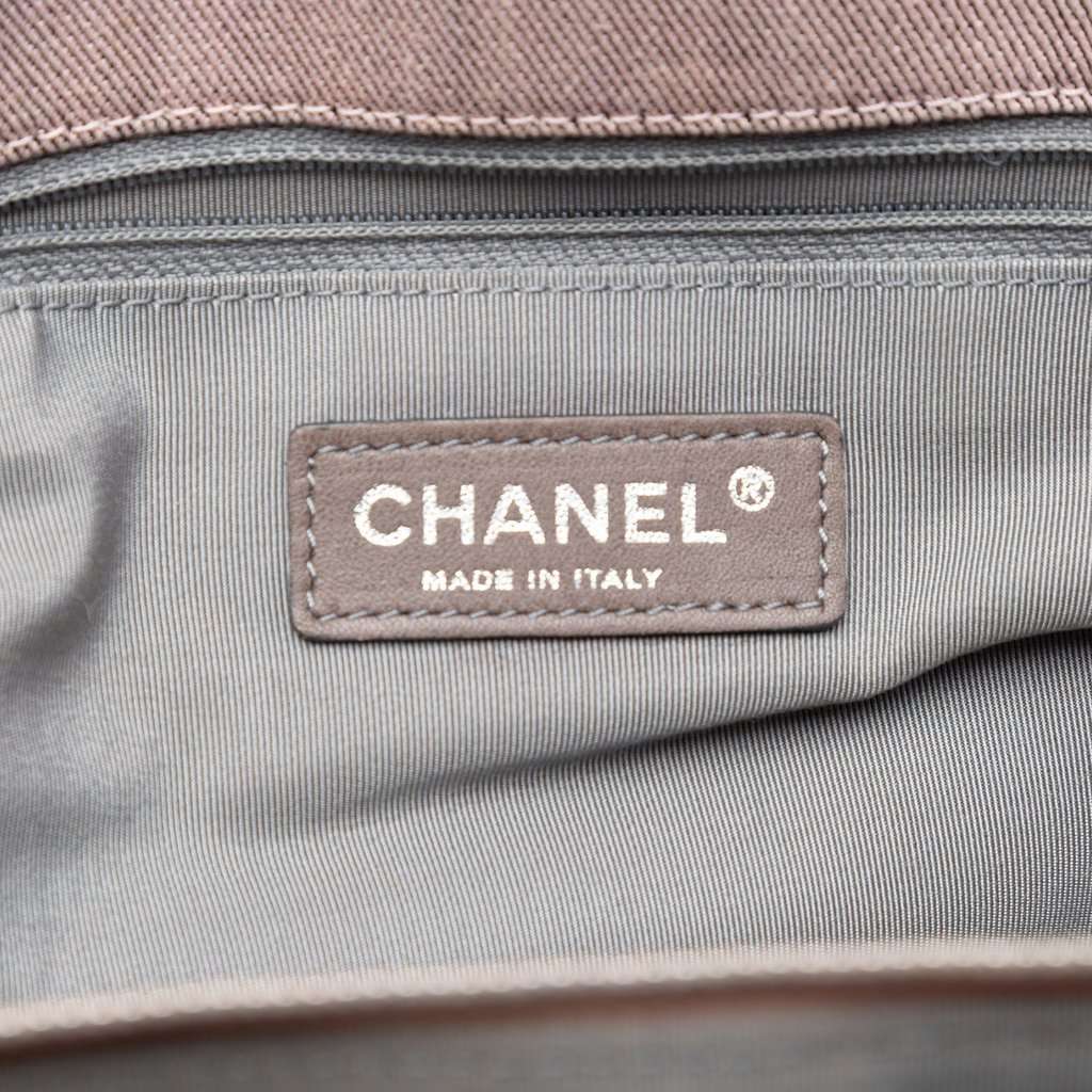 Chanel Large CC Quilted Denim Tote Pink Very good condition - Box View