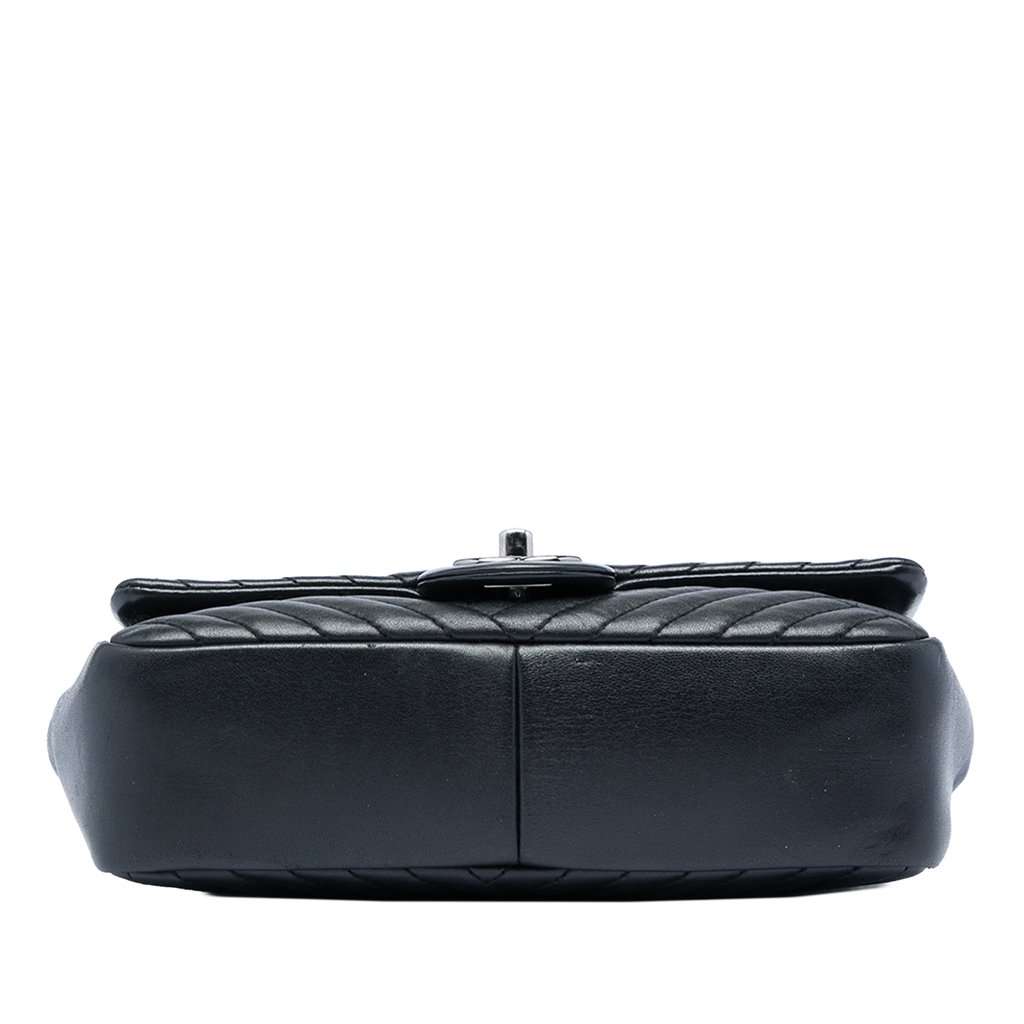 Chanel Small Lambskin CC Crossing Flap Black Leather Very good condition - Inside View