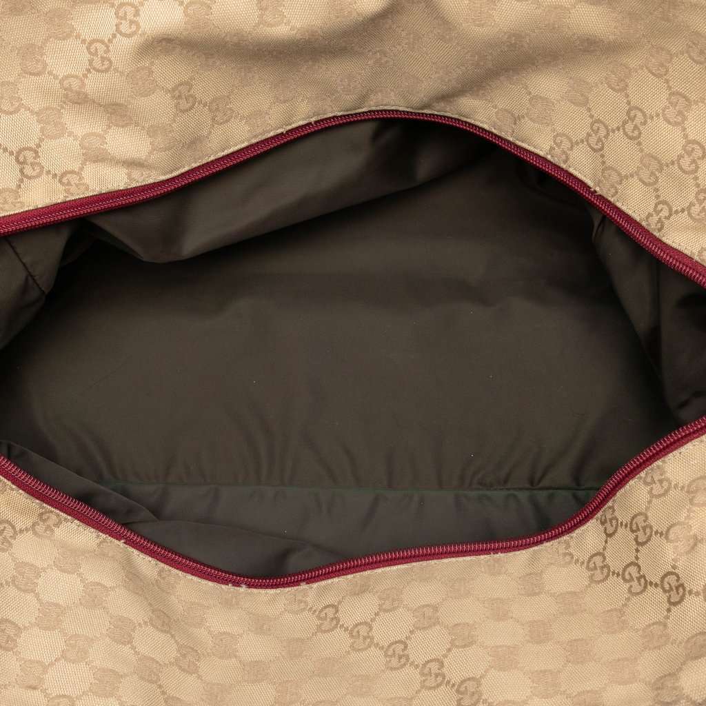 Gucci GG Canvas Web Travel Bag Beige Very good - Model View