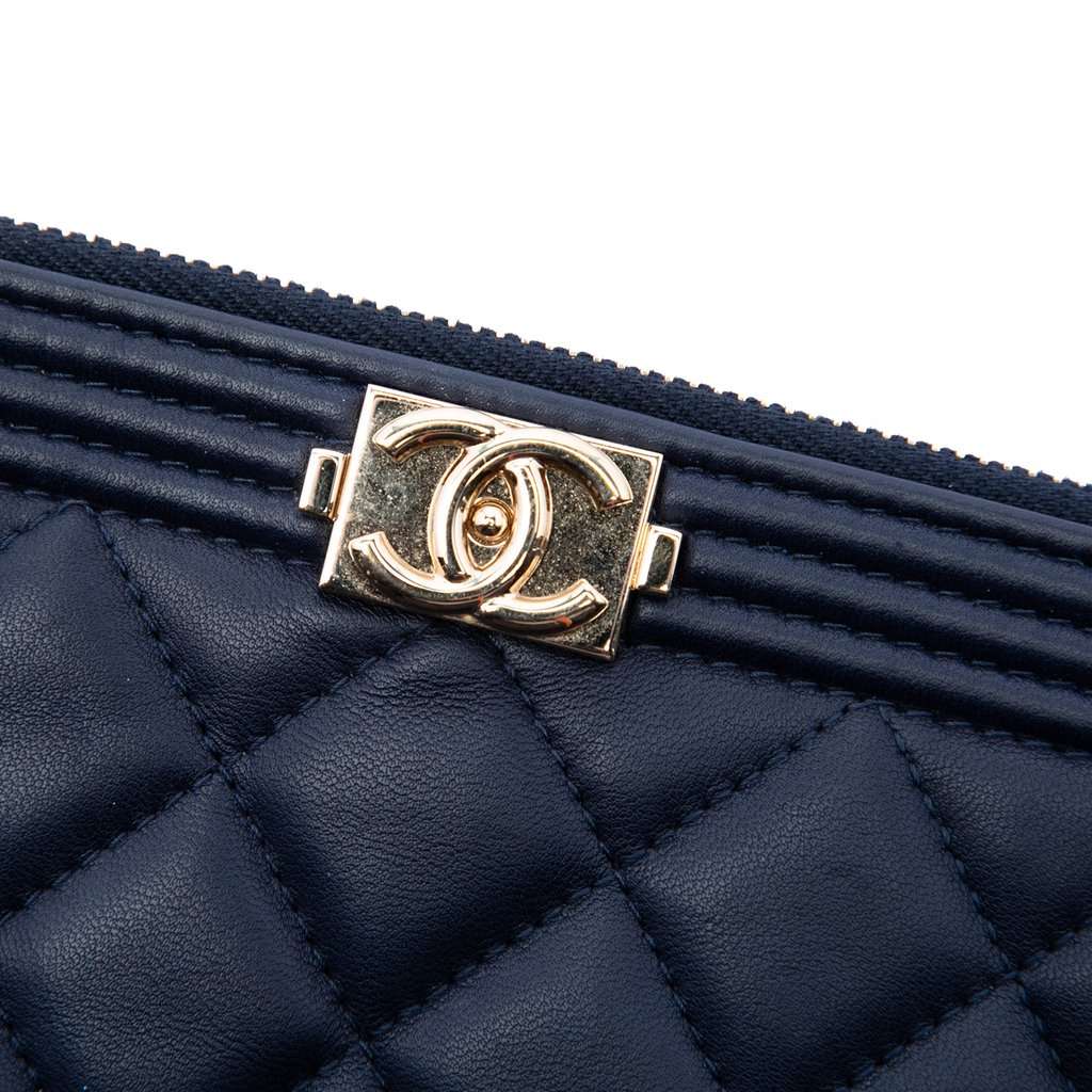 Chanel Large Quilted Lambskin Boy O Case Clutch Blue Leather Very good condition - Box View