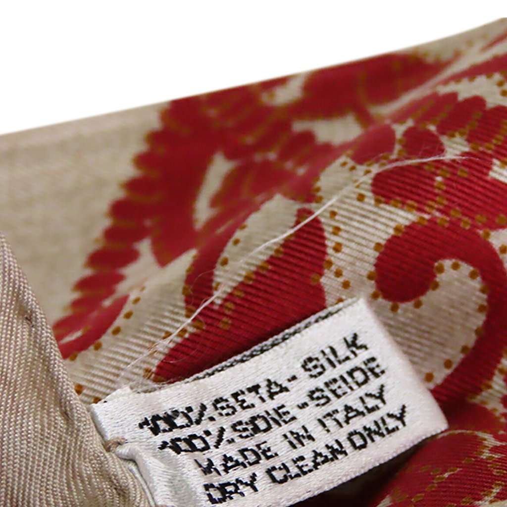 Chanel CC Camellia Silk Scarf Beige Very good condition - Inside View