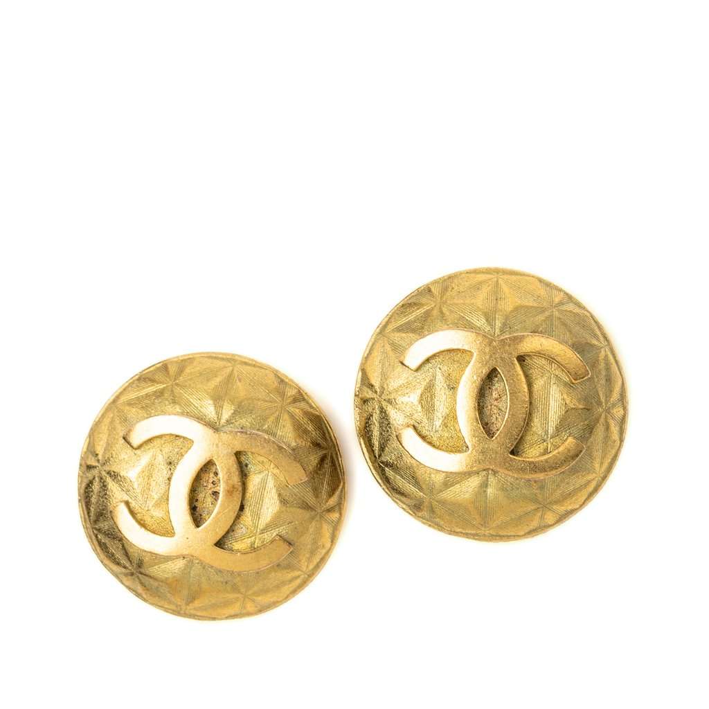 Chanel CC Gold Plated Round Clip On Earrings Gold Metal Very good condition - Front View