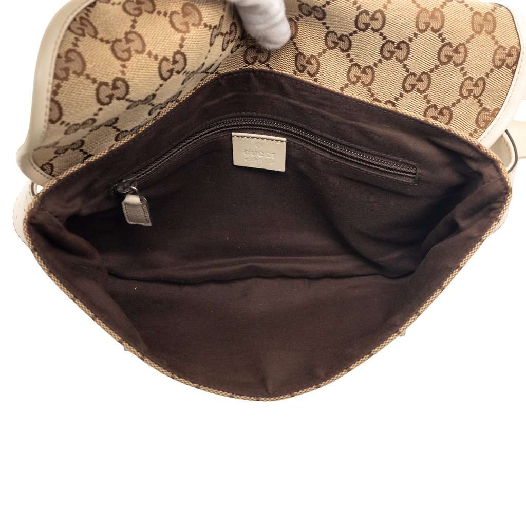 Gucci GG Canvas Belt Bag Beige Very good condition - Model View