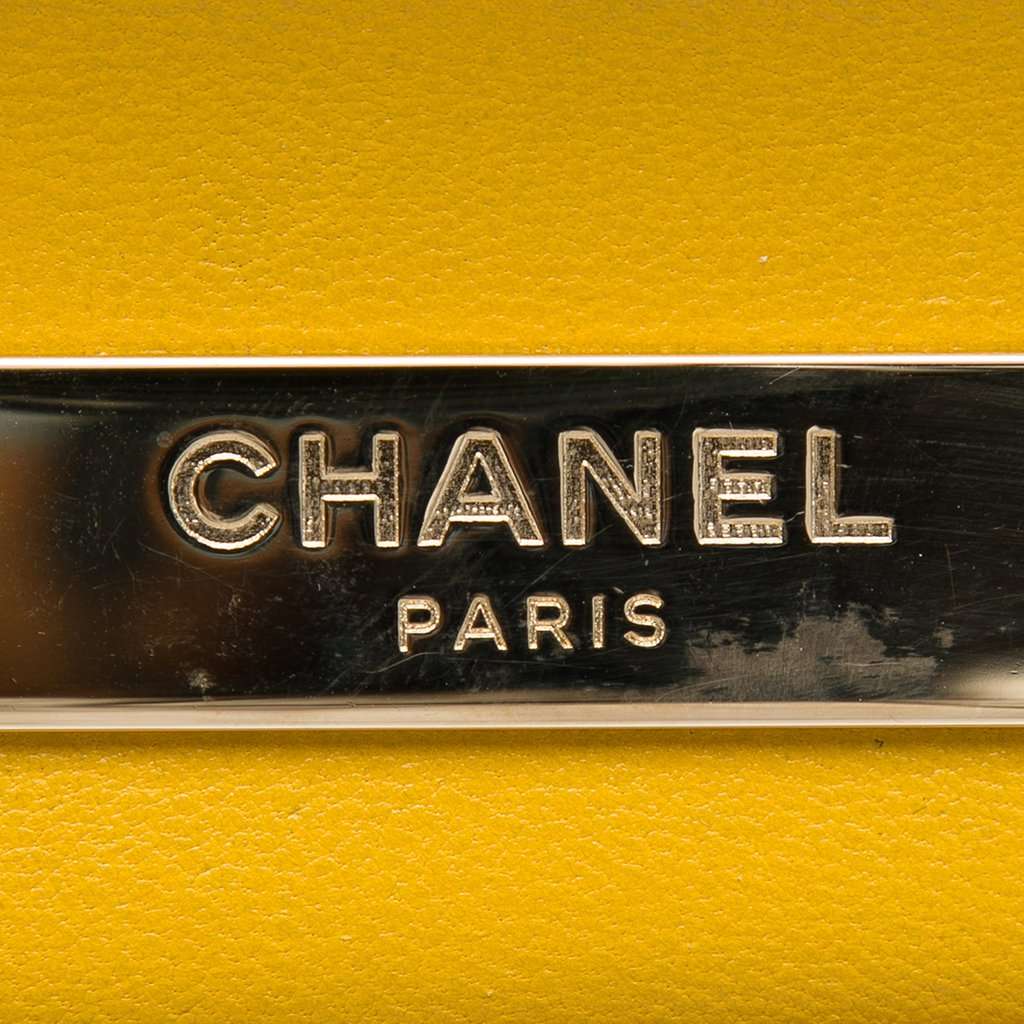 Chanel Mini Lambskin Paris Le19M Charming Top Handle Flap Yellow Leather Very good condition - Box View