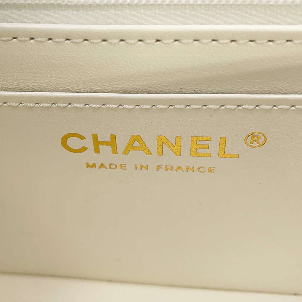 Chanel Mini CC Quilted Caviar Handy Flap White Leather Very good condition - Box View