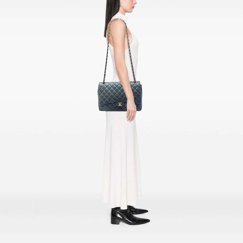 Chanel Maxi Classic Lambskin Single Flap Blue Leather Very good condition - Box View