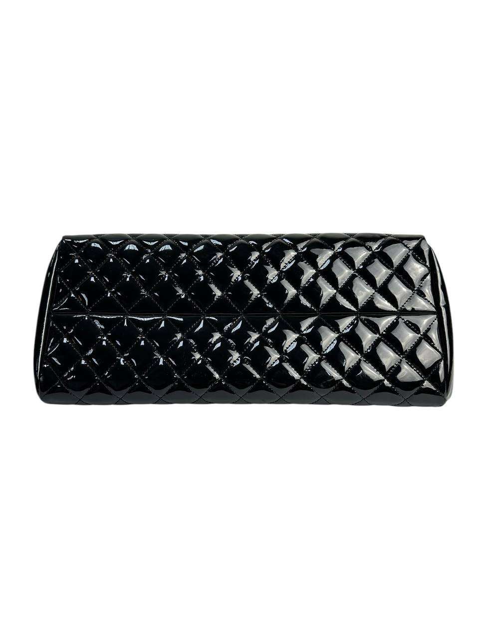 Chanel Patent leather bag with geometric focus Silver Leather Good condition - Model View