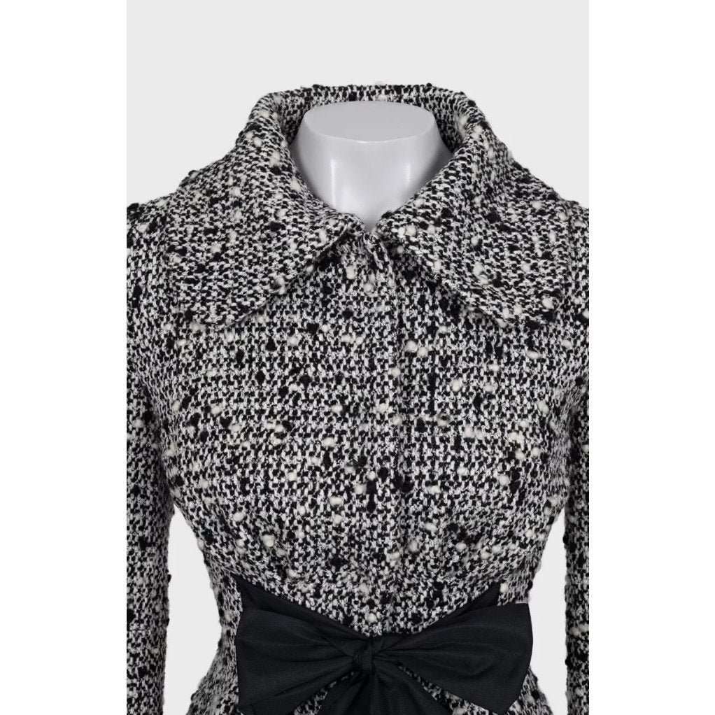 Giambattista Valli Giambattista Valli Black & White Cropped Wool Coat Sz.40L Pre-owned Black Wool Good condition - Model View