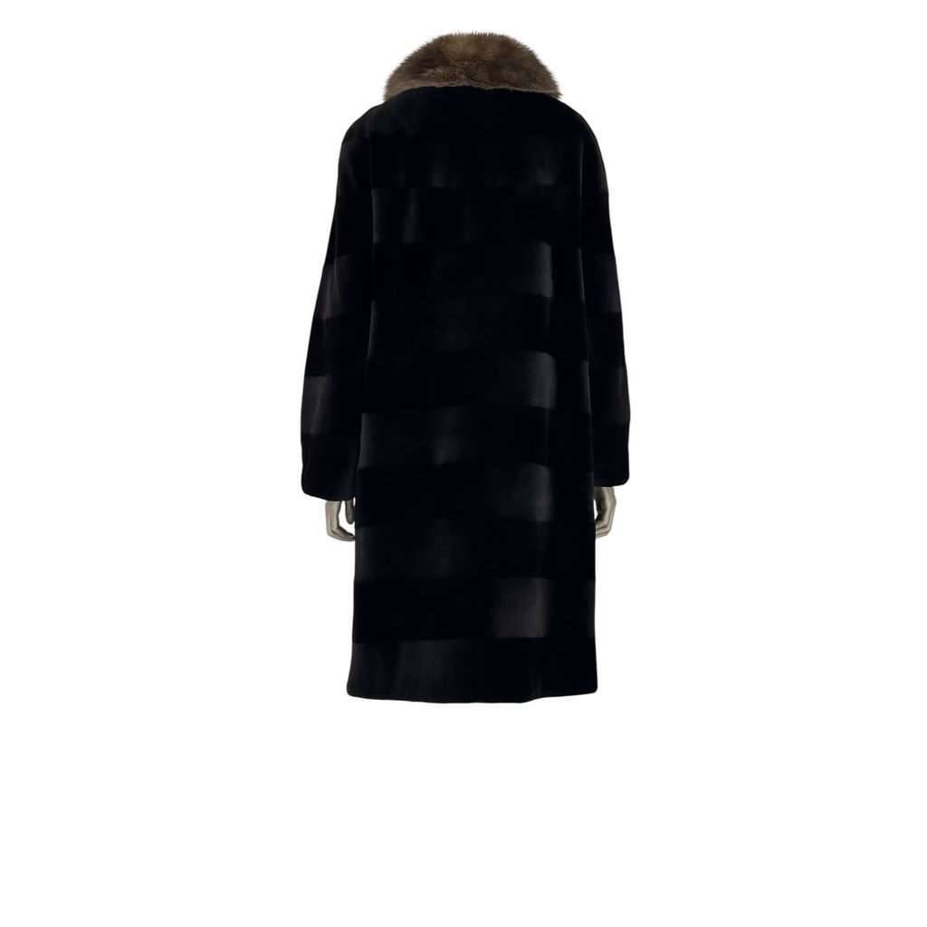 Unsigned Diamond Faux Furs Luxury Italian Platinum Coat - Size L Pre-owned Red Good condition - Inside View