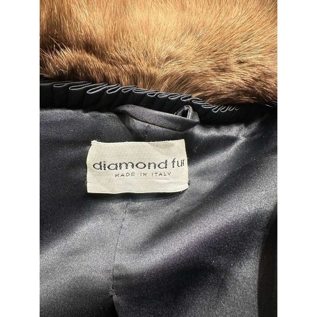 Unsigned Diamond Faux Furs Luxury Italian Platinum Coat - Size L Pre-owned Red Good condition - Box View