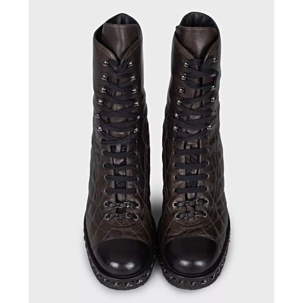 Chanel Chanel Brown Quilted Leather Lace-Up Boots - Size 8/38 Pre-owned Brown Leather Good condition - Back View