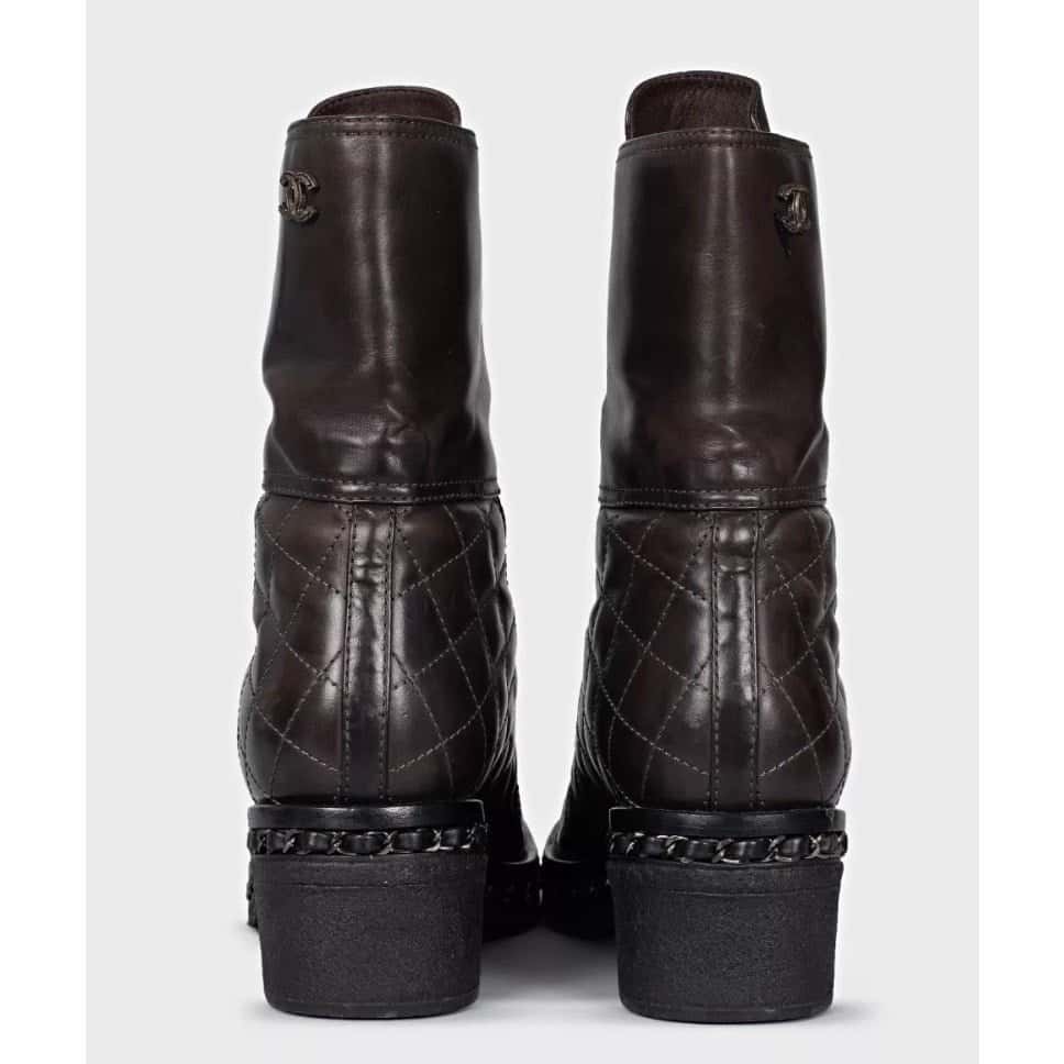 Chanel Chanel Brown Quilted Leather Lace-Up Boots - Size 8/38 Pre-owned Brown Leather Good condition - Model View
