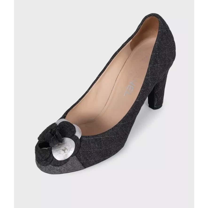 Chanel Chanel Gray Textile Rose Pumps  Sz 38 pre-owned Grey Leather Good condition - Inside View