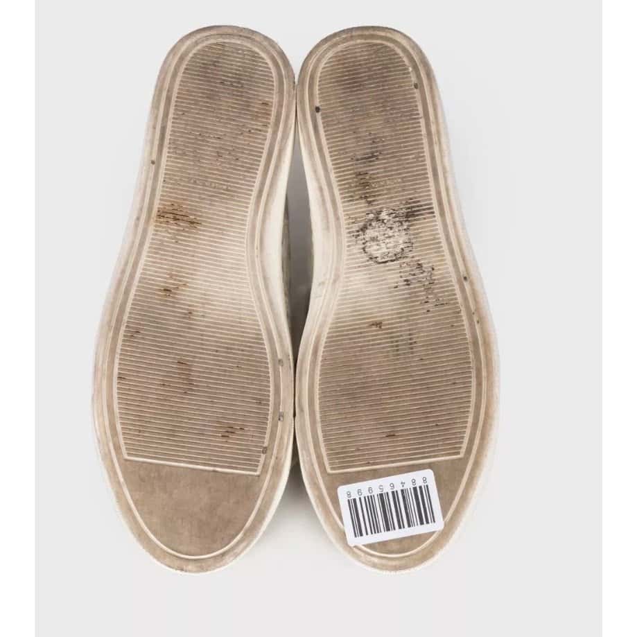 Chanel Chanel White Perforated Logo Low-Top Sneakers Sz. 35.5 pre-owned White Leather Good condition - Box View