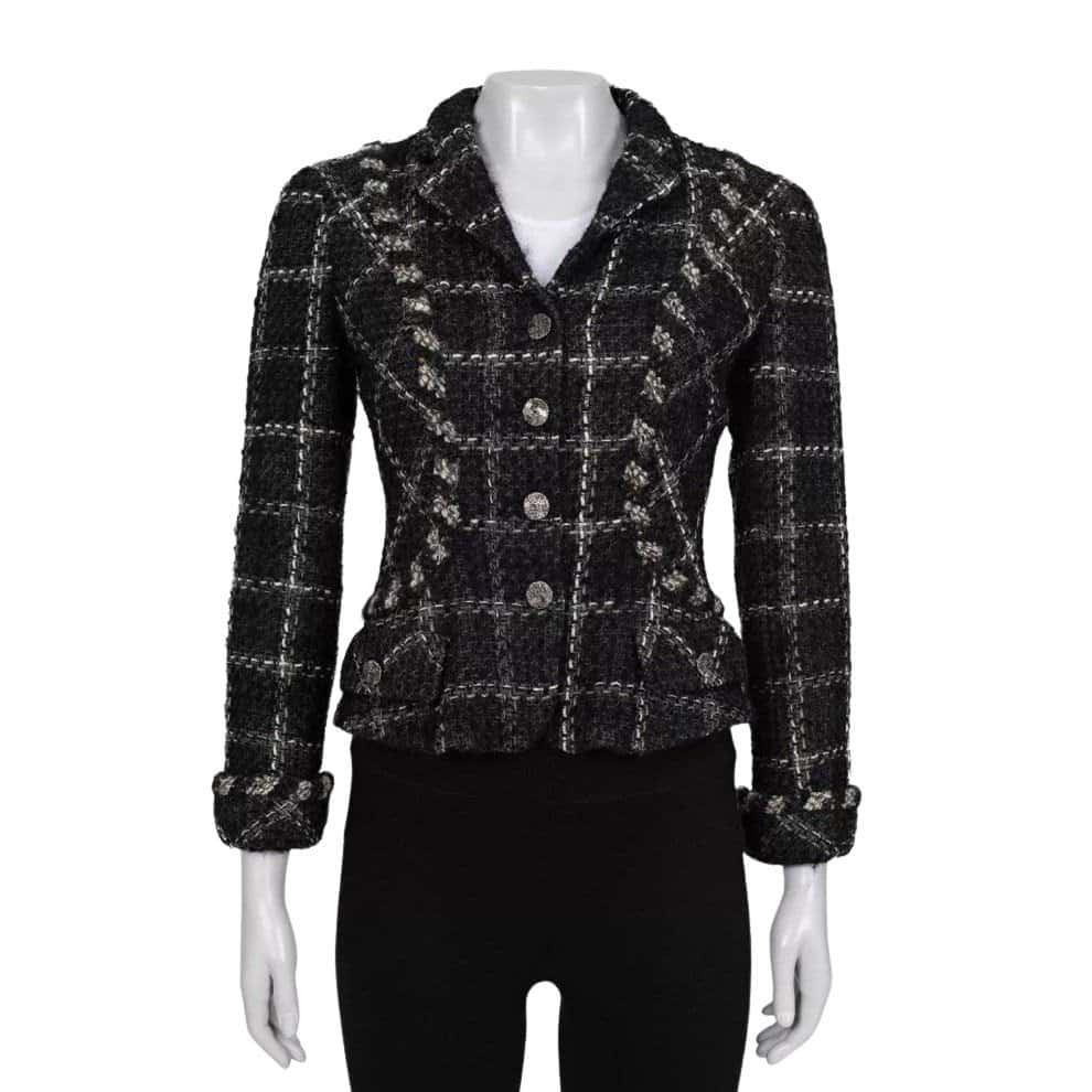Chanel Chanel Vintage Black Tweed Fitted Jacket, Sz 38/M Pre-owned Black Tweed Good condition - Front View