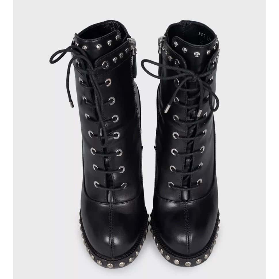 Alexander McQueen Alexander McQueen Black Leather Ankle Boots Sz.39 pre-owned Black Leather Good condition - Back View