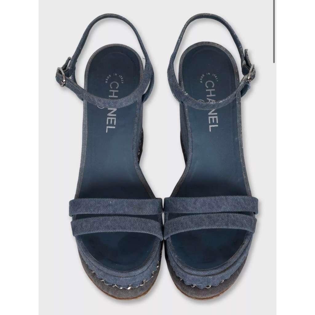 Chanel Chanel Blue Denim Wedge Sandals, Size 39.5 pre-owned Blue Denim Good condition - Back View