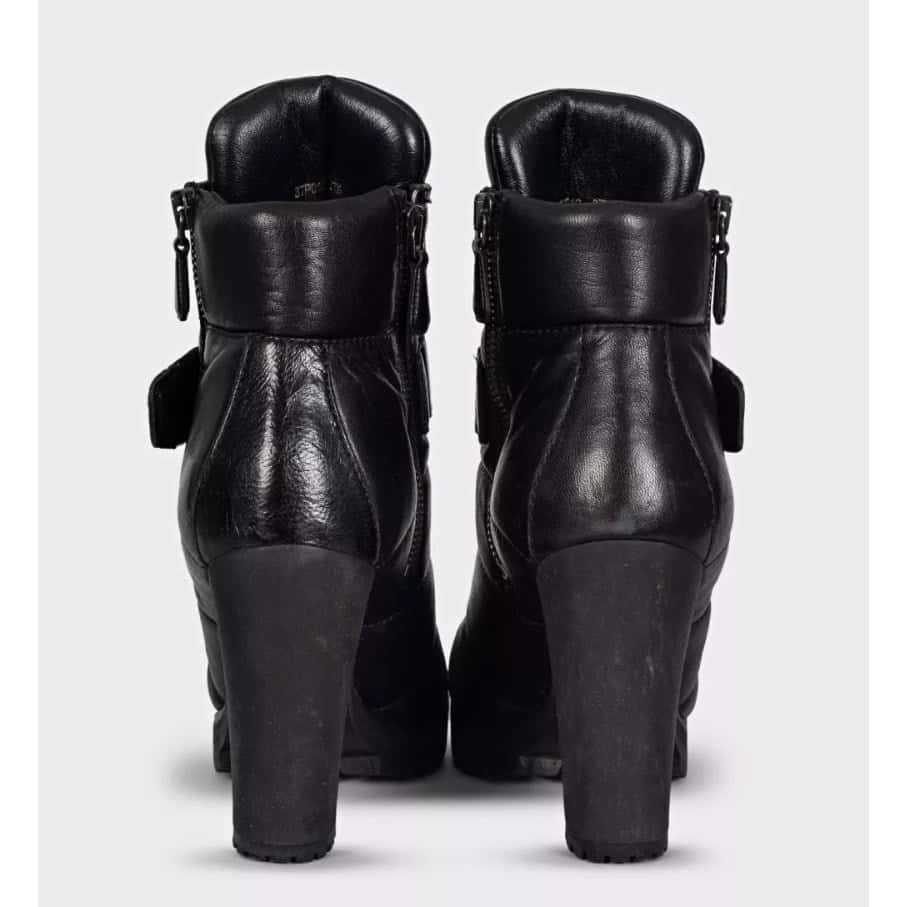 Prada Prada Sport Black Leather Ankle Boots Size 37.5 pre-owned Black Leather Good condition - Model View