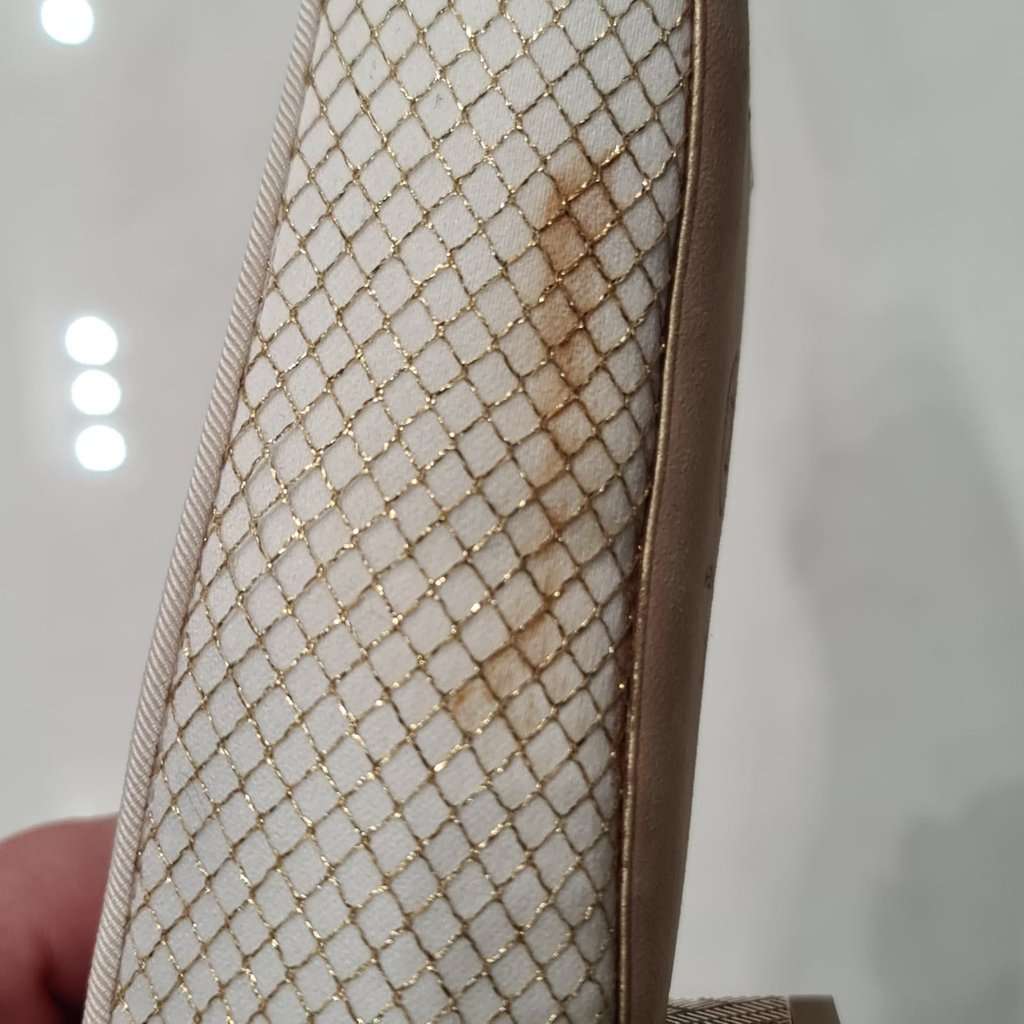 Chanel Chanel Metallic Gold Ballet Flats - Size 38 pre-owned Gold Good condition - Box View