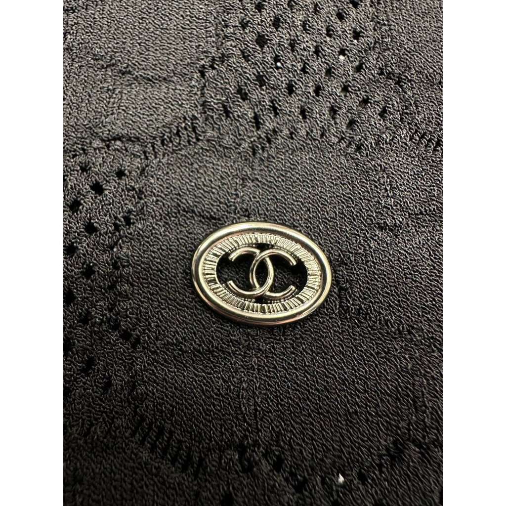 Chanel Chanel Camellia Patern Top Sz. S-M  Pre-owned Camel Lace Good condition - Model View