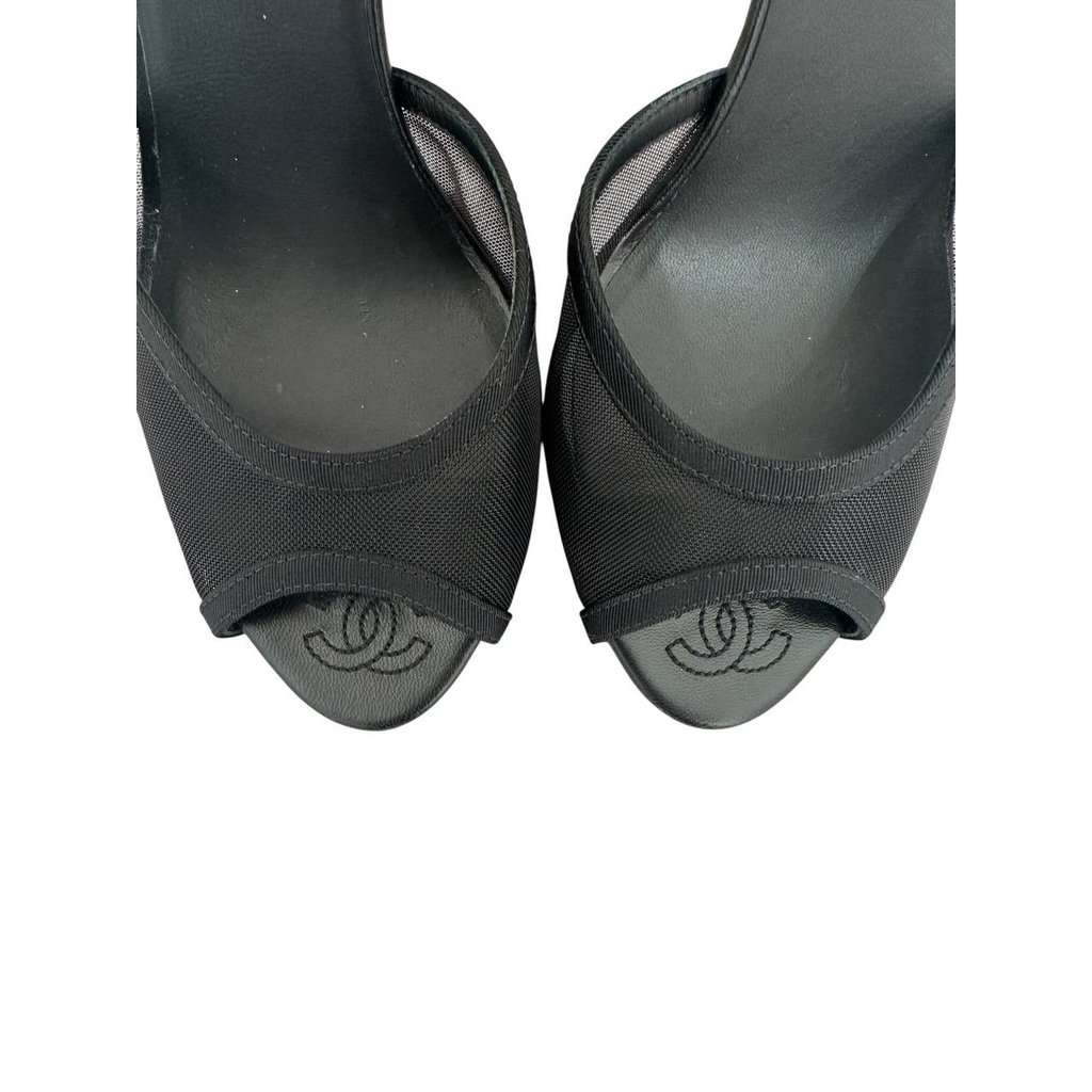 Chanel Chanel Black Canvas & Leather D'Orsay Pumps Sz. 40 pre-owned Black Canvas Good condition - Box View