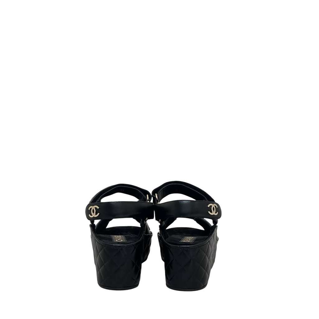 Chanel NWOB Chanel 2021 Calfskin Slingback Sandals - Size 41 pre-owned Black Leather Never worn - Model View