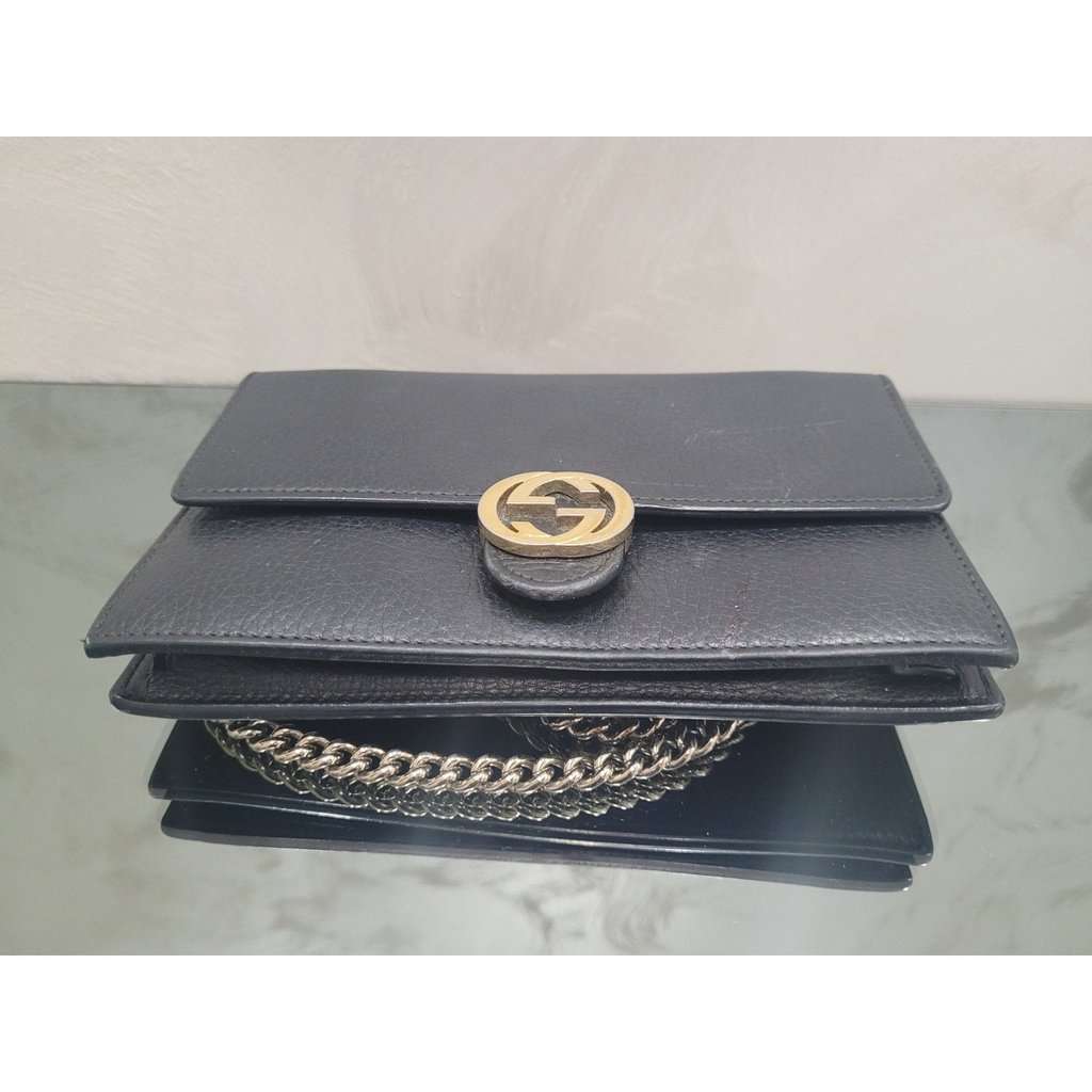 Gucci Gucci Interlocking G Black Leather Wallet on Chain Pre-owned Black Leather Good - Model View